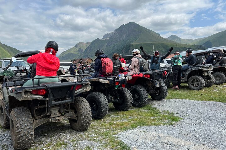 Private Full Day Trip from Tbilisi to Truso Valley in Kazbegi