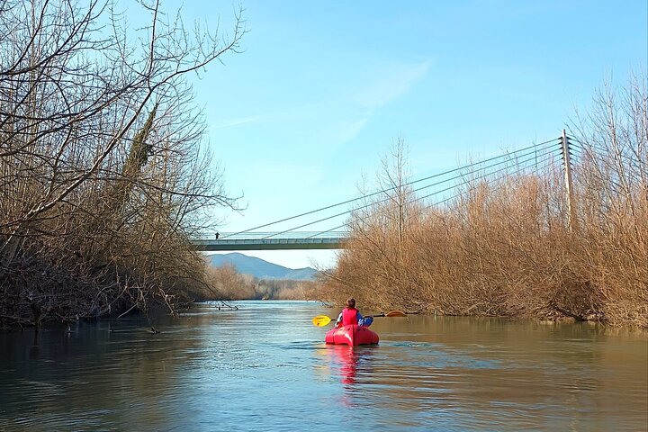 Lucca: kayak tour with aperitif + free souvenir pictures