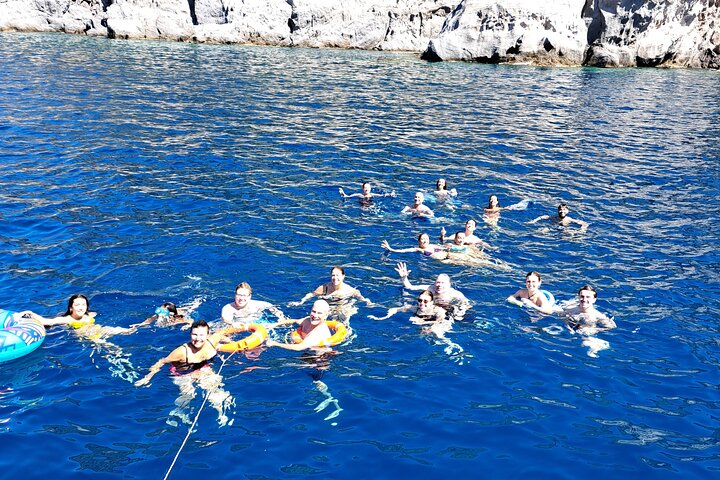 Boat excursion with lunch on board to discover Ischia