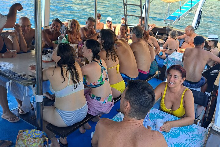 Boat excursion with lunch on board to discover Ischia