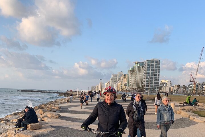 Full-Day Tour in Tel Aviv and Jaffa with licensed Guide