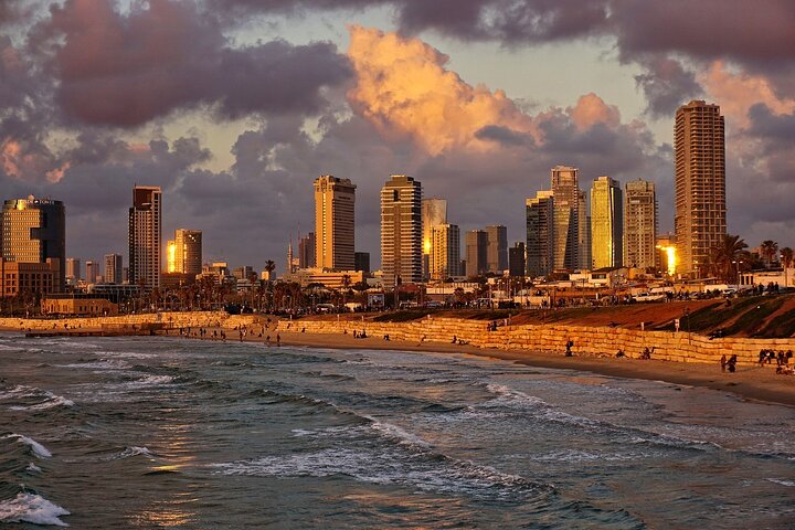 Tel Aviv : Private Walking Tour With A Guide (Private tour)