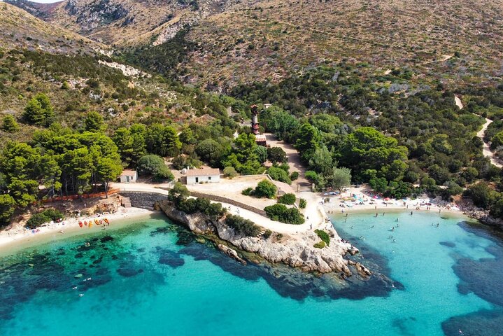 Kayak tour with aperitif and dolphins