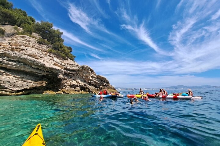 Guided kayak excursion in creeks