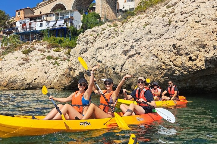 Guided kayak excursion in creeks