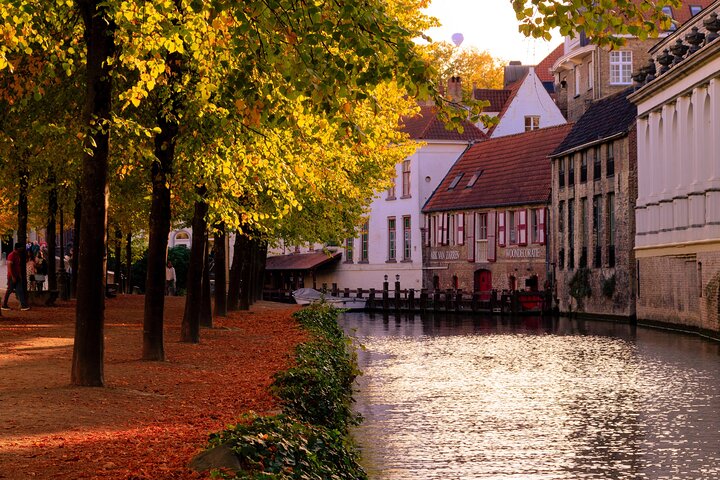 Walking tour of Bruges with boat option and/or beer tasting