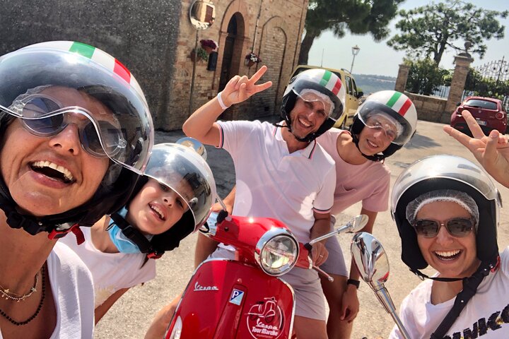 Vespa tour with written guide of Marche Riviera del Conero