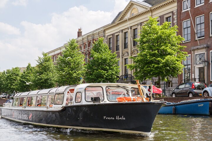 Haarlem: Scenic Canal Cruise through the Old City of Haarlem