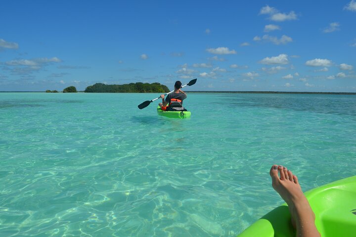 One Day Tour to Chacchoben Mayan City and Bacalar Lagoon with a Certified Guide