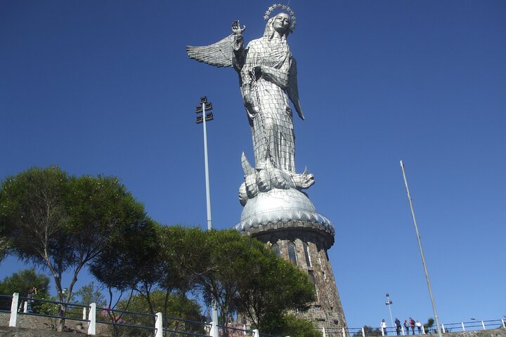 Quito City Tour: Old Town, Panecillo & Local Cuisine
