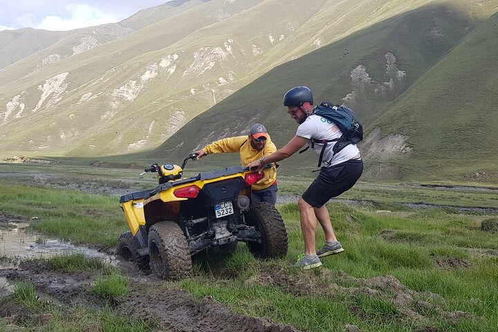 Private Full Day Trip from Tbilisi to Truso Valley in Kazbegi