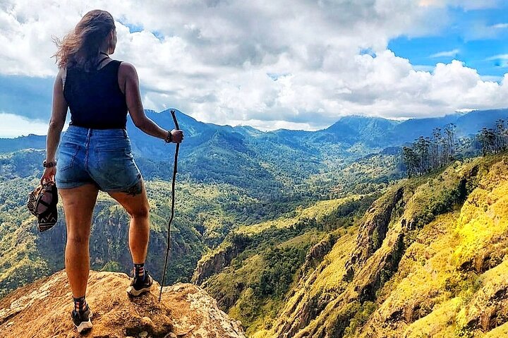 Discover Ella - Ella Rock, Little Adam's Peak & Nine Arch Bridge