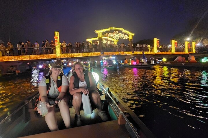 Hoi An Night Market with Hoi an walking Tour , Colourful Lanterns, Boat Ride