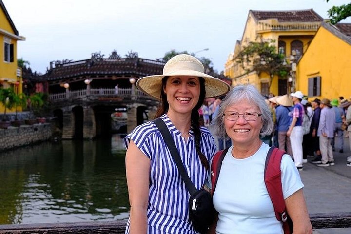 Hoi An Night Market with Hoi an walking Tour , Colourful Lanterns, Boat Ride