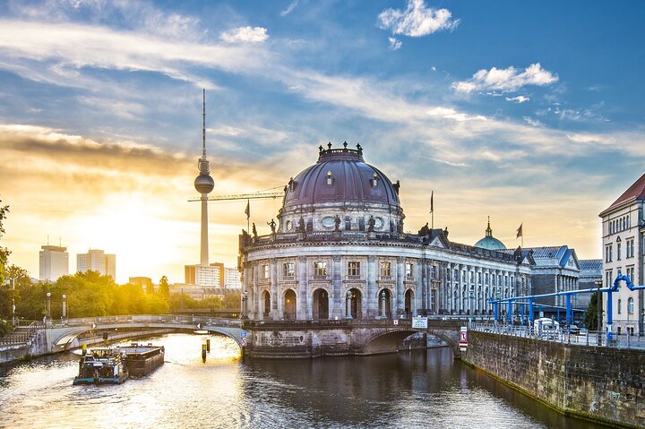 Deluxe Berlin: Hassle-Free Shore Tour from Warnemunde Cruise Port