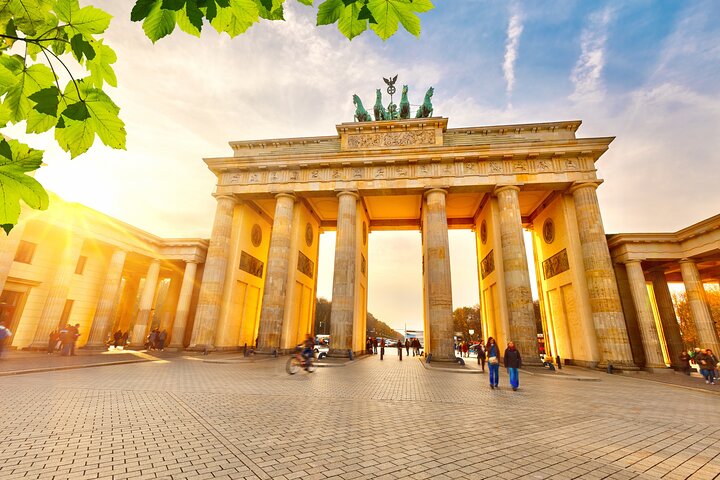 Deluxe Berlin: Hassle-Free Shore Tour from Warnemunde Cruise Port