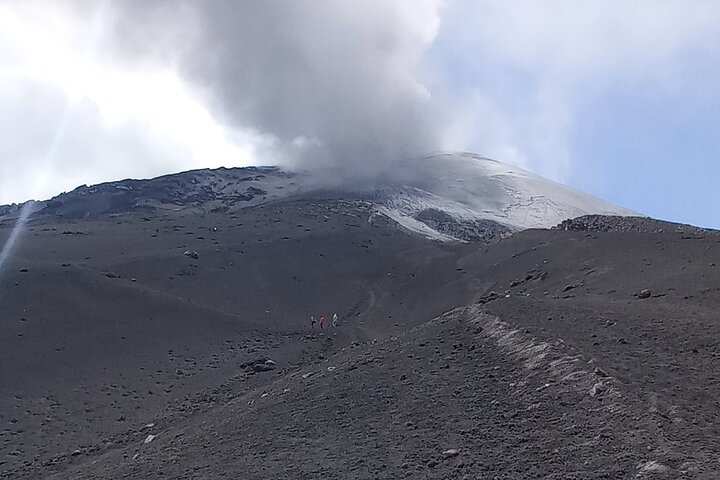 Strenuously Cotopaxi Volcano and birding by the lagoon