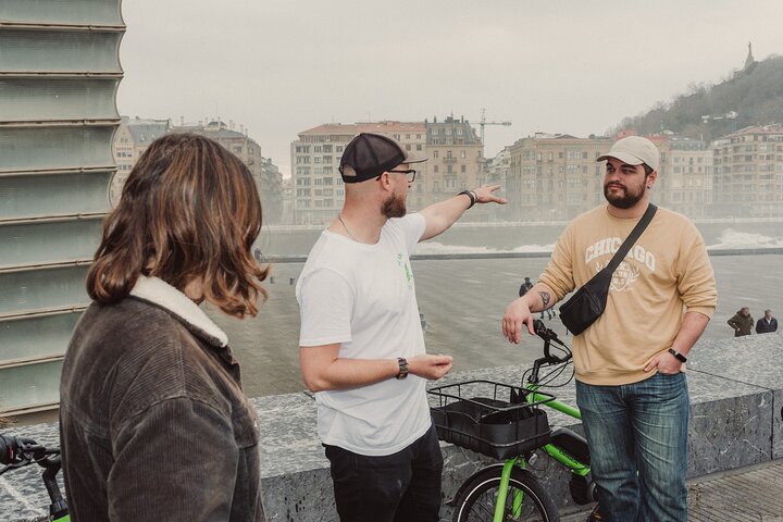 Small-Group Electric Bike Tour in San Sebastián