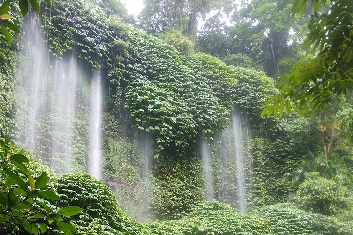 Benang Kelambu & Stokel Waterfalls and Handweaving Village Tour