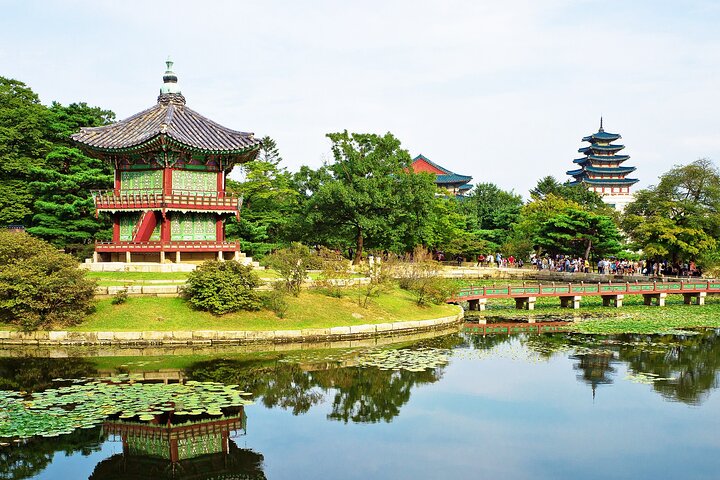 Small-Group Full-Day Royal Palace & Seoul City Tour (Pick-up)