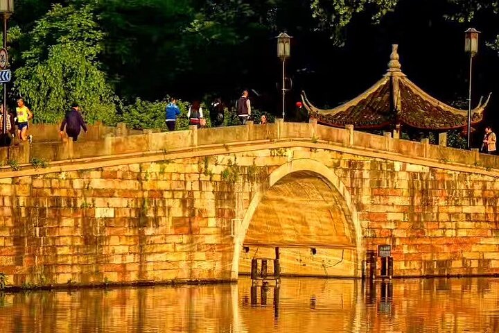 LUXURY Bullet Train Ride: Private Hangzhou Day Trip From Shanghai