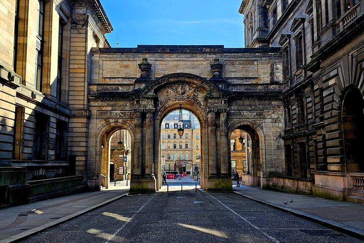 Edinburgh: Privately Guided Day Tour of Glasgow in Luxury Minivan