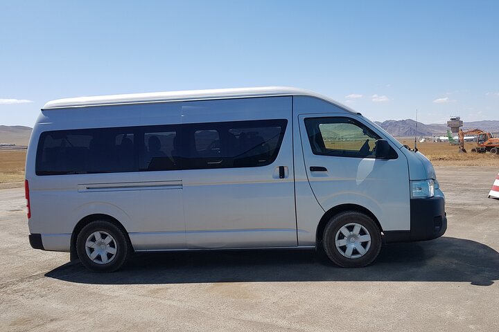 BEST 5* Chinggis Khaan Airport UBN Ulaanbaatar Transfer Taxi 24/7