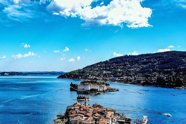 Stresa: 1-Day 3 Borromean Islands Hop-On Hop-Off Boat Tour
