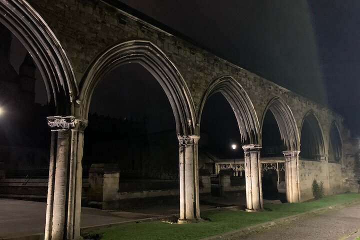 Guided walking tour : Ghosts & Giggles Of Gloucester