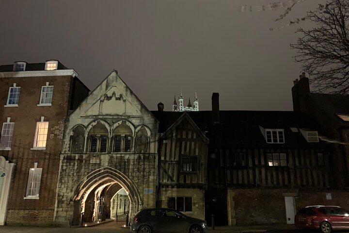 Guided walking tour : Ghosts & Giggles Of Gloucester