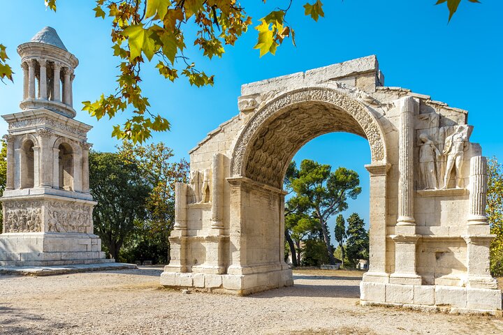 Arles, Les Baux and Saint-Remy villages Full Day Trip from Aix