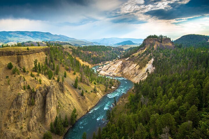 SF to Yellowstone,Grand Teton,Antelope Canyon&Vegas 7-Day Tour