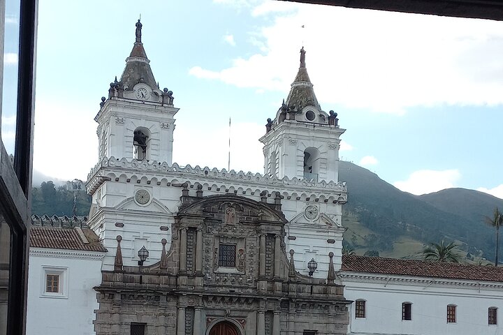 Quito City Tour: Old Town, Panecillo & Local Cuisine