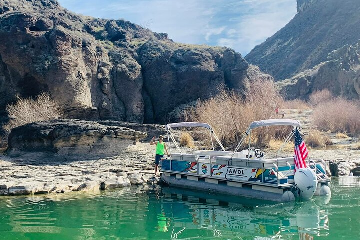 Scenic Boat Tour to Pillar Falls in Twin Falls, Idaho