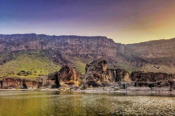 Scenic Boat Tour to Pillar Falls in Twin Falls, Idaho