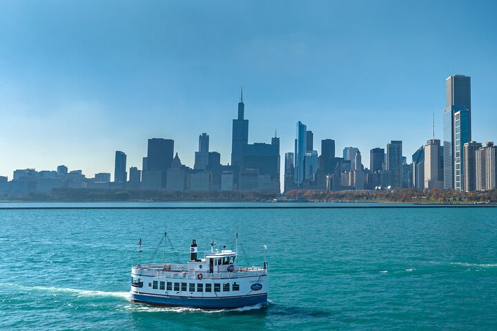 Lake Michigan Skyline Cruise in Chicago