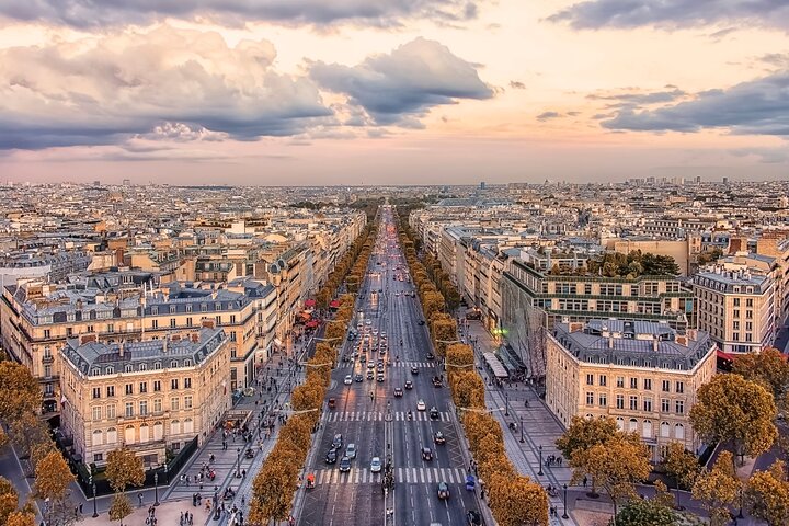 Deluxe Paris Shore Trip from Le Havre with Cruise & Packed Lunch