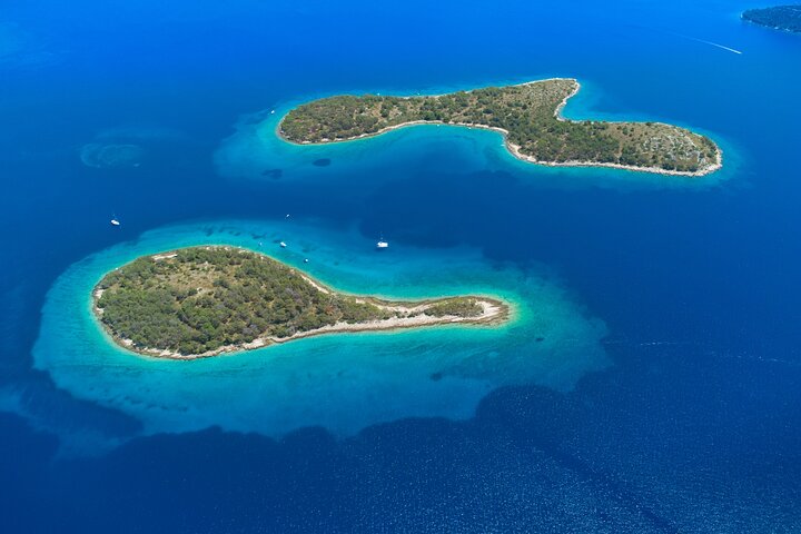 Private Boat Trip Swim and Chill in Crystal Blue Šibenik half day