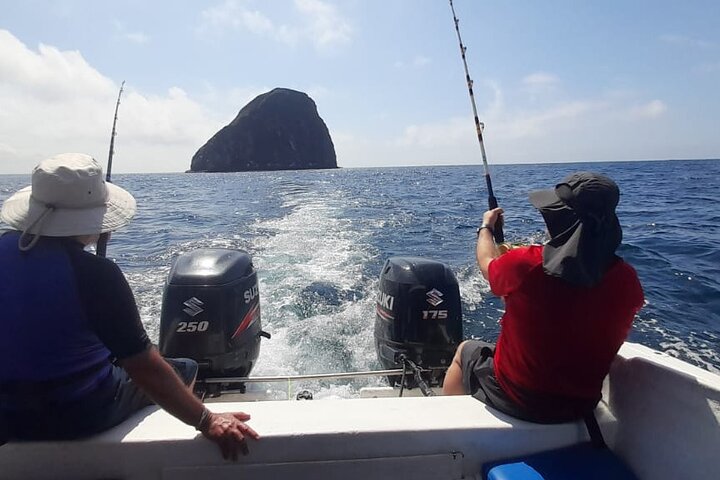 Pinzón Island Day Tour: Santa Fe & Las Palmas Snorkeling