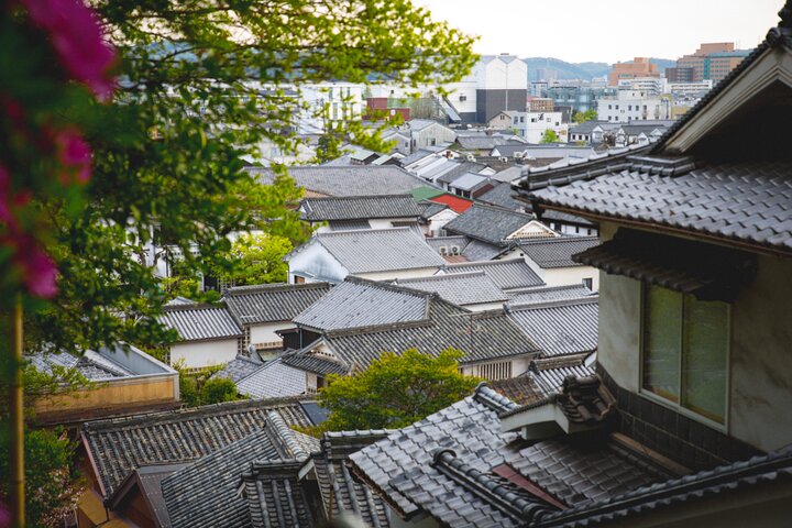 Walking Tour Blending into Kurashiki’s Cotton-Spun Way of Life