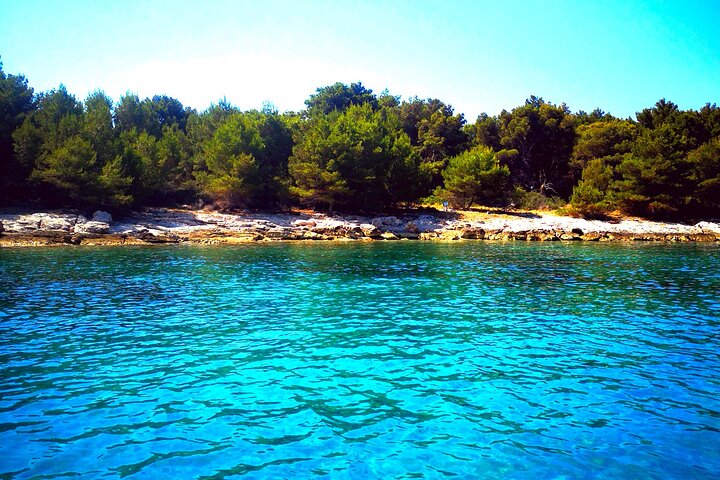 Private Boat Trip Swim and Chill in Crystal Blue Šibenik half day