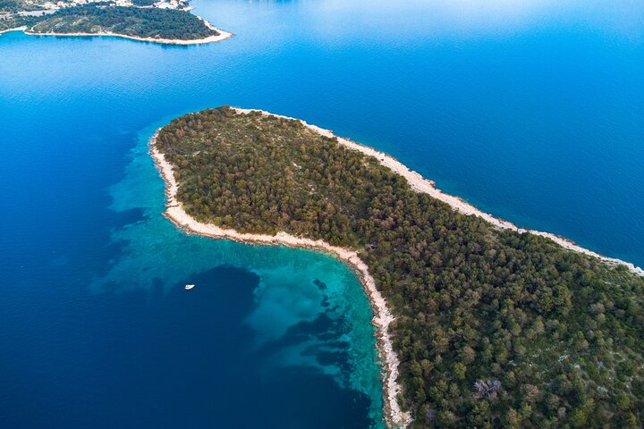 Private Boat Trip Swim and Chill in Crystal Blue Šibenik half day