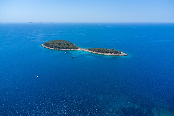Private Boat Trip Swim and Chill in Crystal Blue Šibenik half day