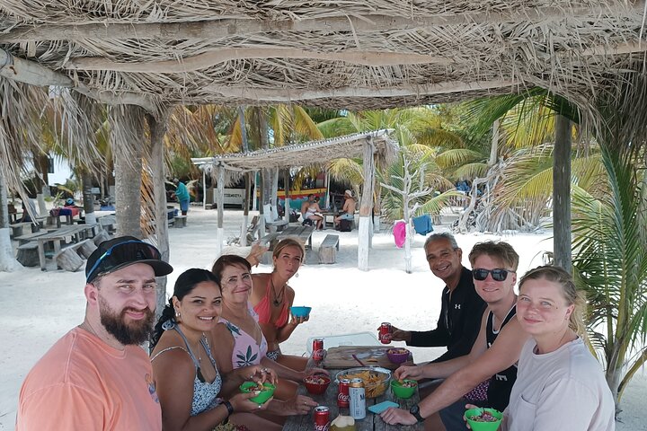Full Day Tour with Fishing and Snorkeling from Holbox