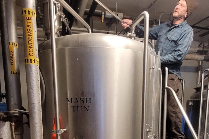 Craft Brewery Tours with Complimentary Tasting Flights