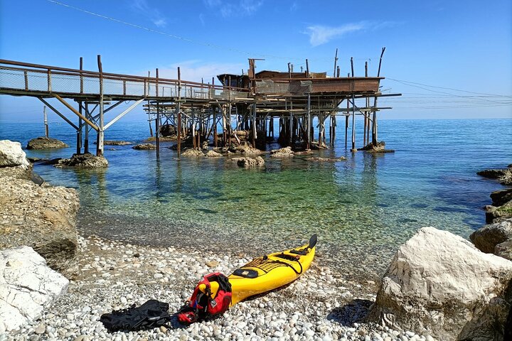Cavalluccio kayak excursion in Fossacesia