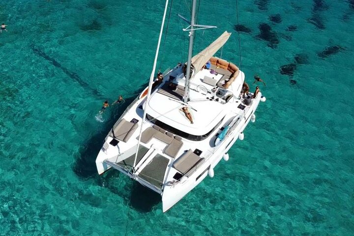 Full Day Catamaran Cruise to Antiparos and Blue Lagoon