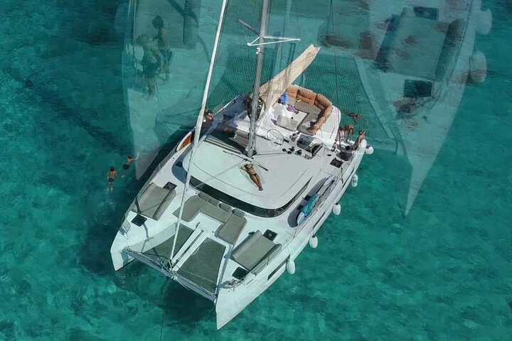 Full Day Catamaran Cruise to Antiparos and Blue Lagoon