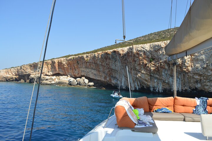 Full Day Catamaran Cruise to Antiparos and Blue Lagoon