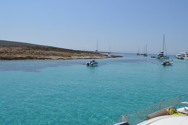 Full Day Catamaran Cruise to Antiparos and Blue Lagoon